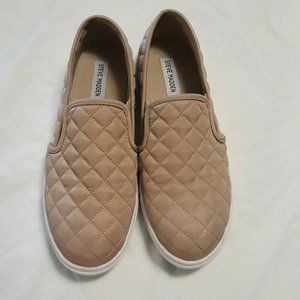 STEVE MADDEN SIZE 9M BLUSH QUILTED SLIP ON SNEAKERS SHOES